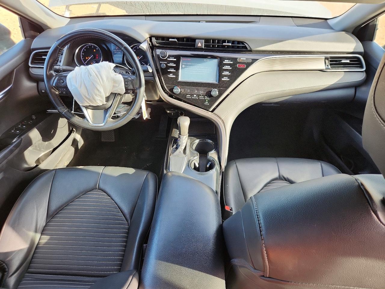 2019 Toyota Camry Se - zdjęcie 8