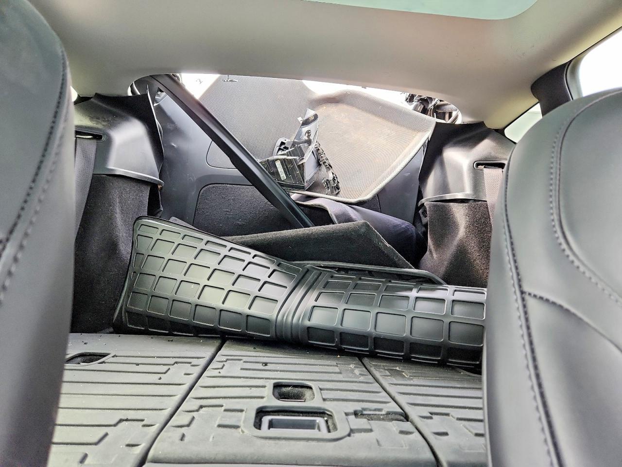 2023 Tesla Model Y - zdjęcie 10