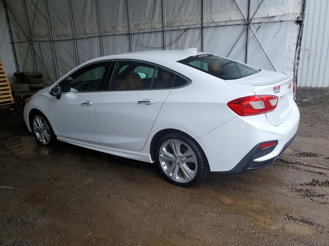 2017 Chevrolet Cruze Premier - zdjęcie 2