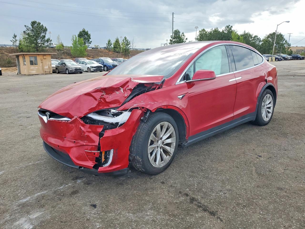 2021 Tesla Model X - zdjęcie główne