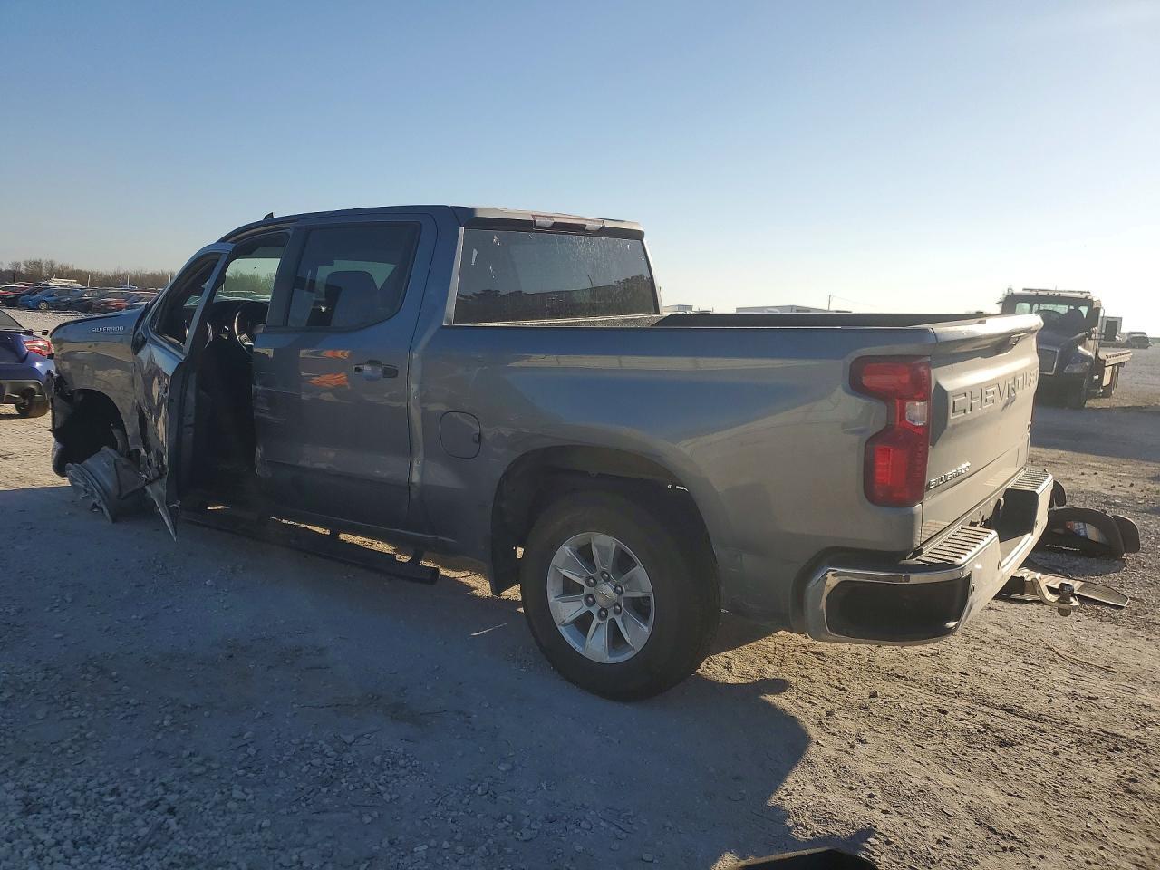 2021 Chevrolet Silverado C1500 Lt - zdjęcie 2