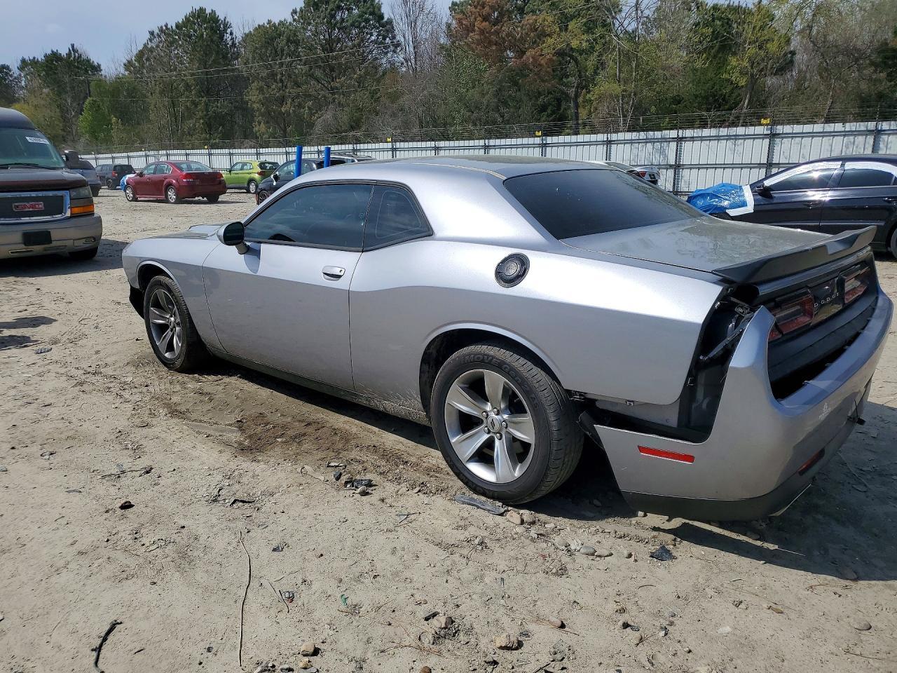 2016 Dodge Challenger Sxt - zdjęcie 2