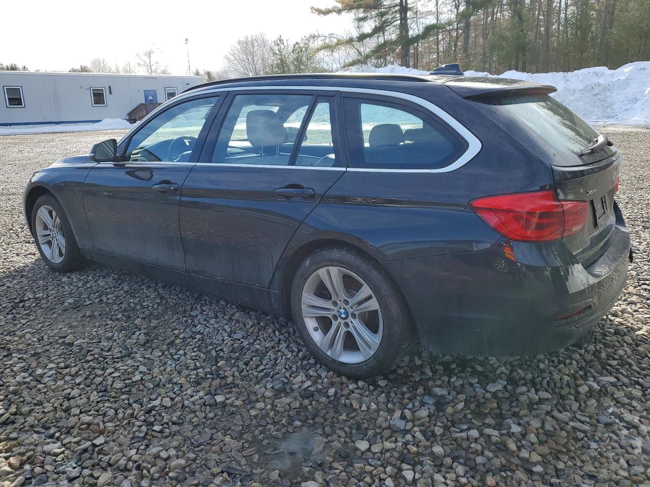 2019 BMW 330Xi - zdjęcie 2