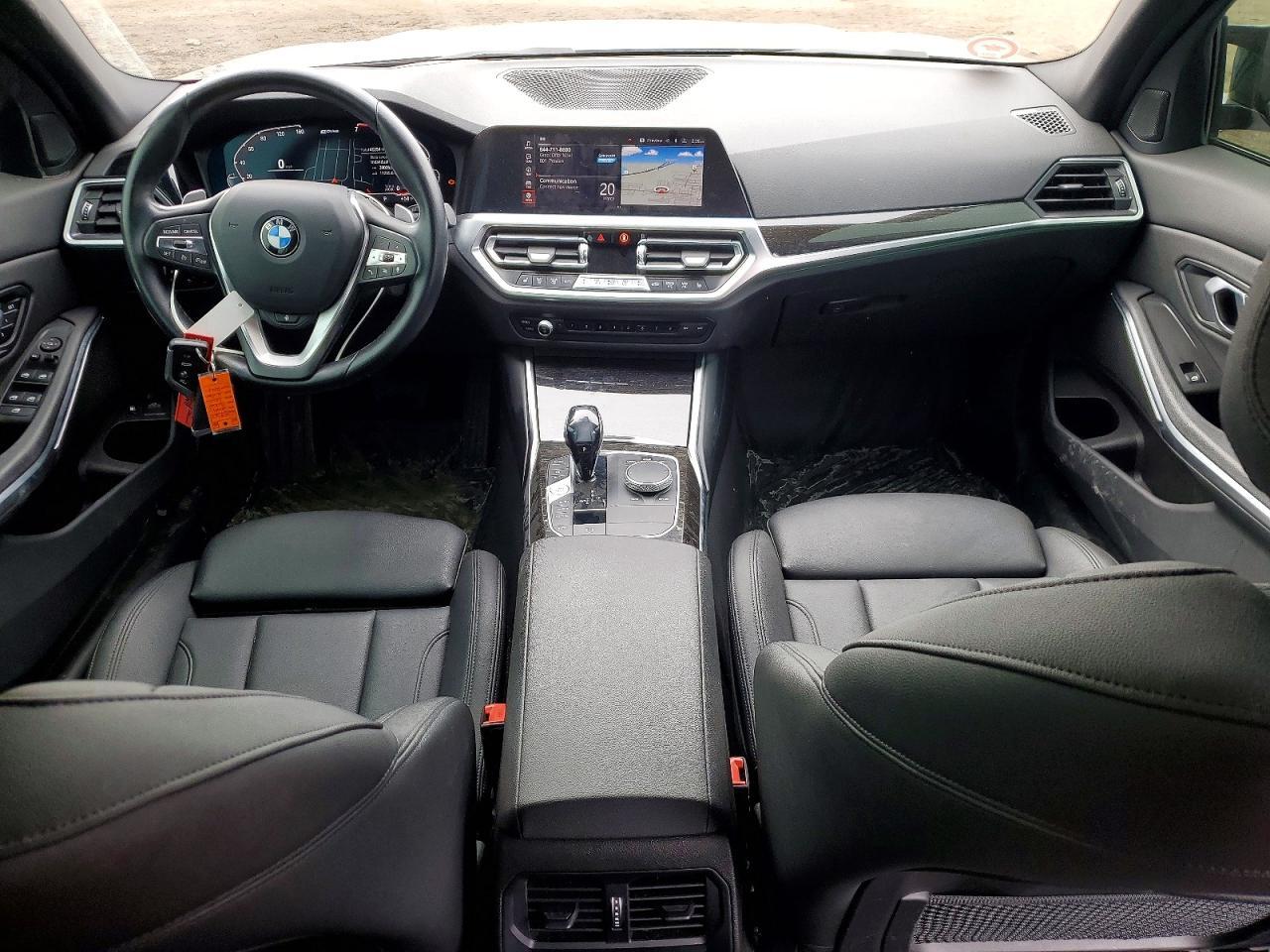2021 BMW 330Xe - zdjęcie 8