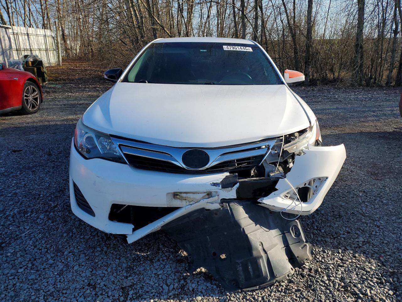 2014 Toyota Camry Le - zdjęcie 5