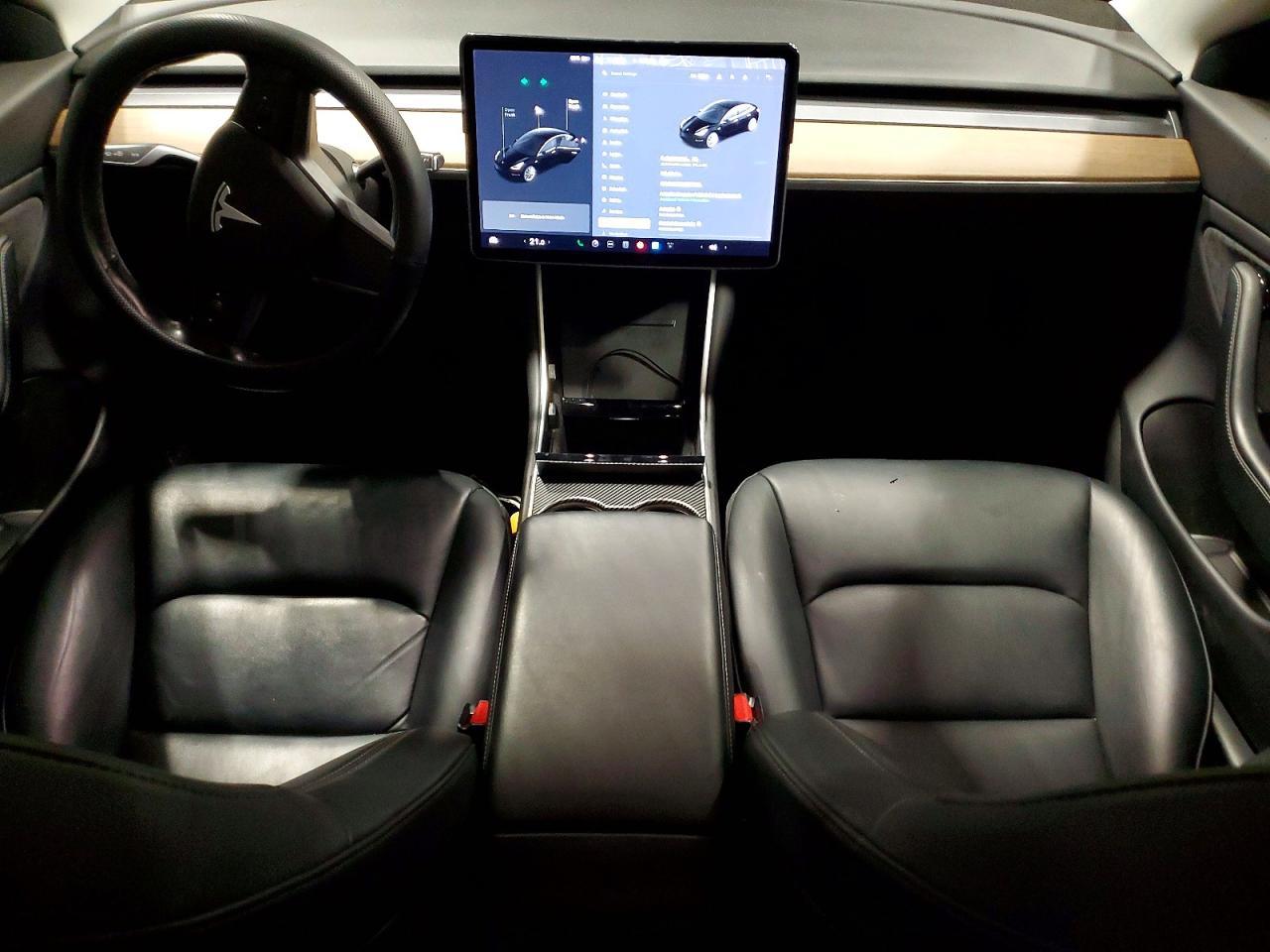 2019 Tesla Model 3 - zdjęcie 8