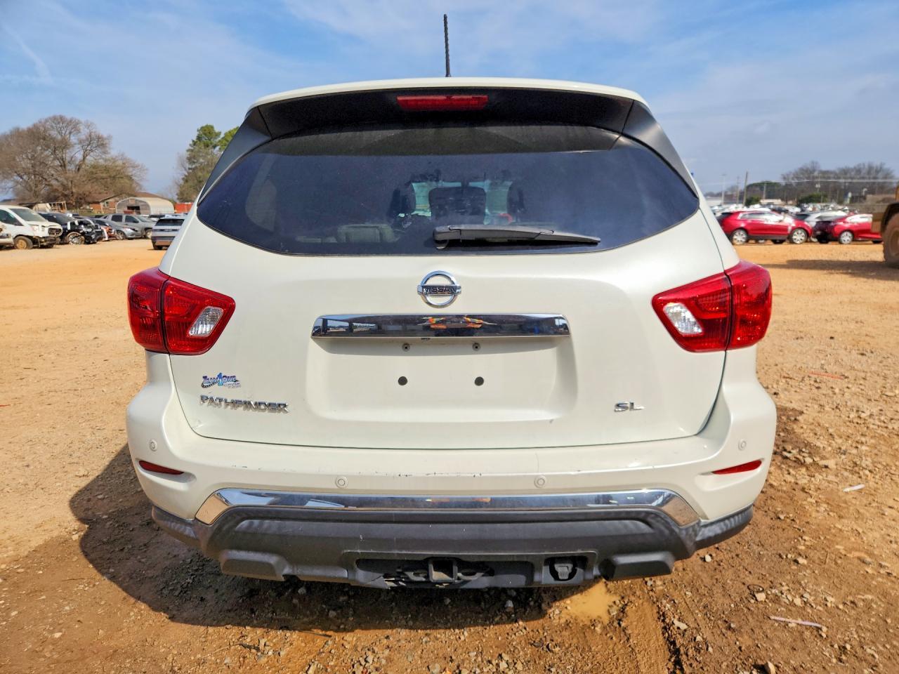 2017 Nissan Pathfinder Sl - zdjęcie 6