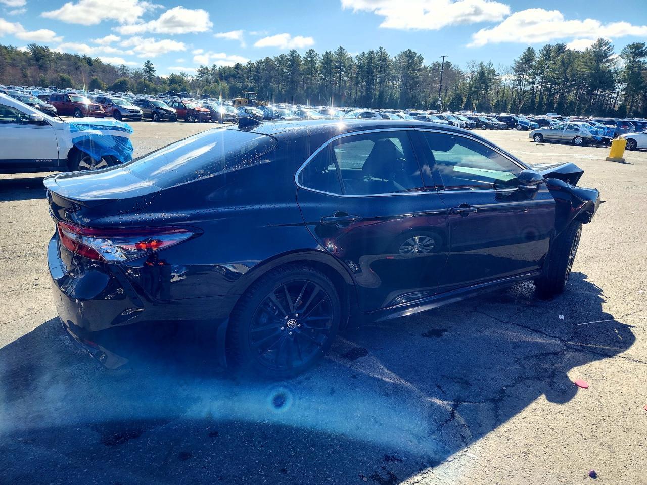 2024 Toyota Camry Xse - zdjęcie 3