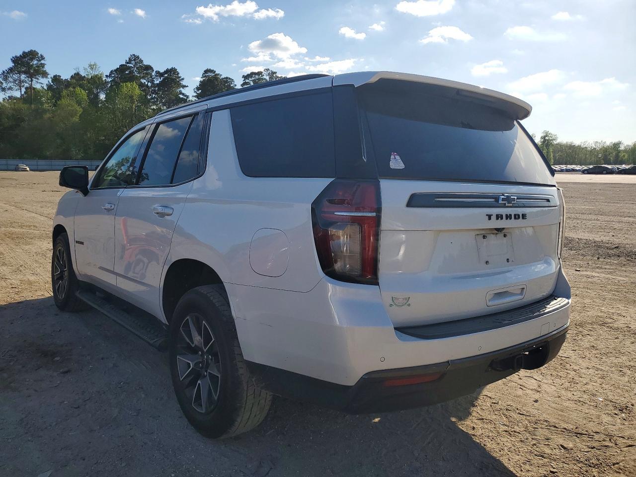 2021 Chevrolet Tahoe K1500 Z71 - zdjęcie 2