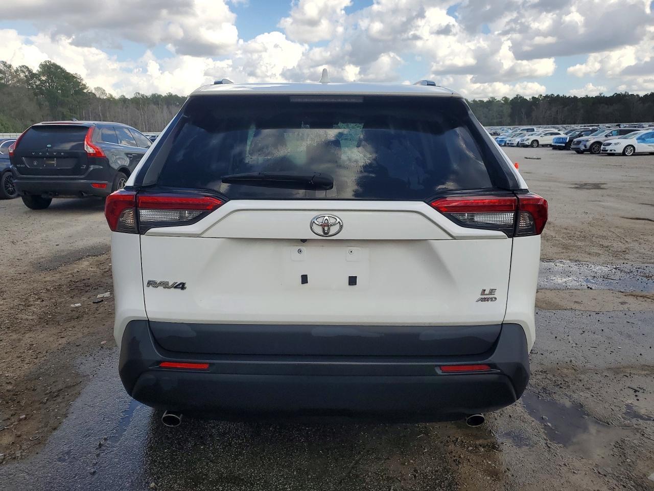 2021 Toyota Rav4 Le - zdjęcie 6