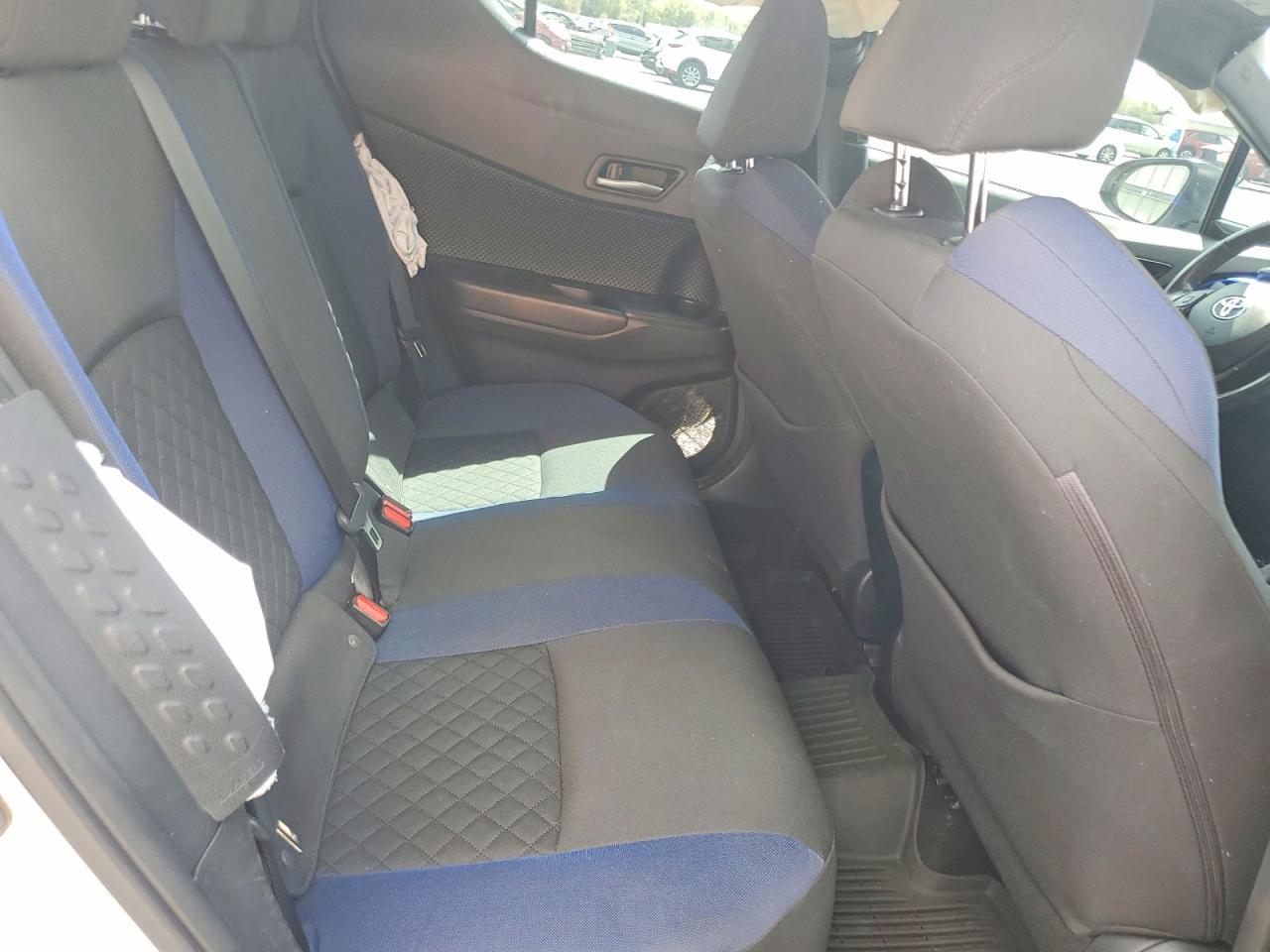 2020 Toyota C-Hr Xle - zdjęcie 11