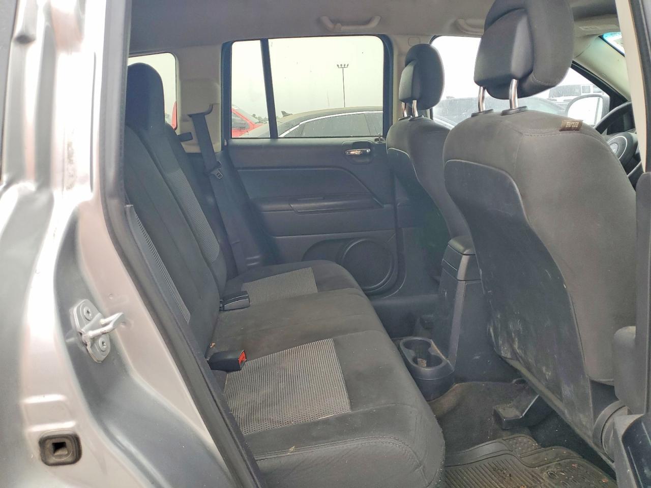 2016 Jeep Compass Sport - zdjęcie 11