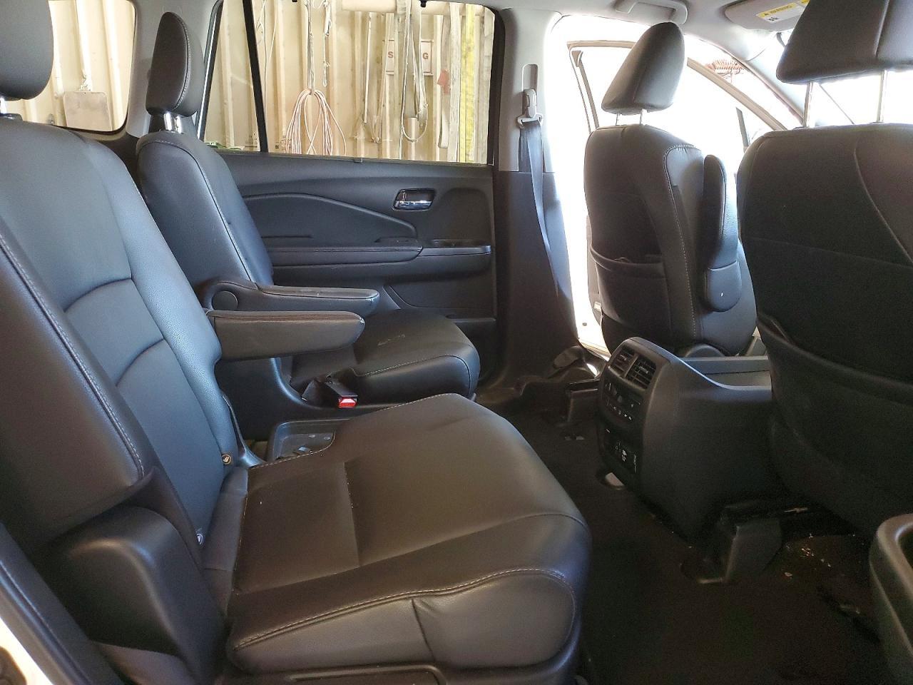 2021 Honda Pilot Touring - zdjęcie 11