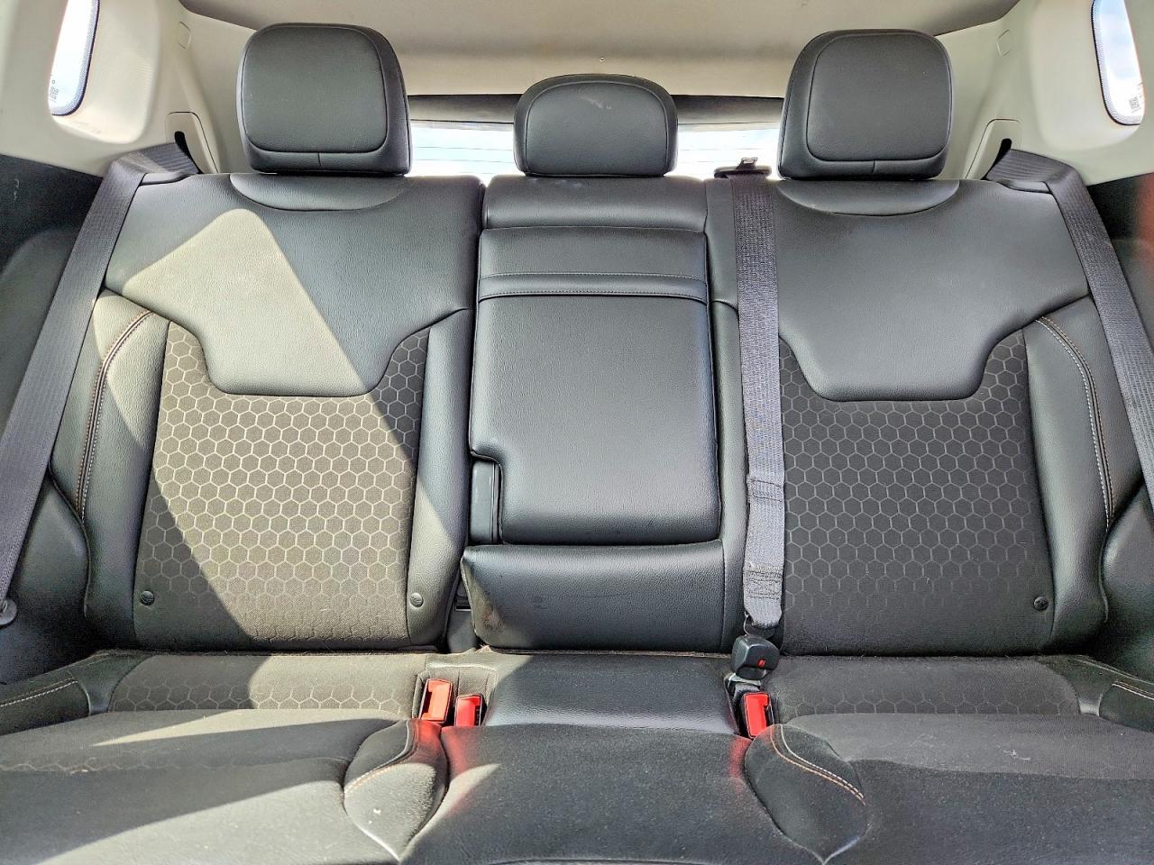 2018 Jeep Compass Latitude - zdjęcie 10