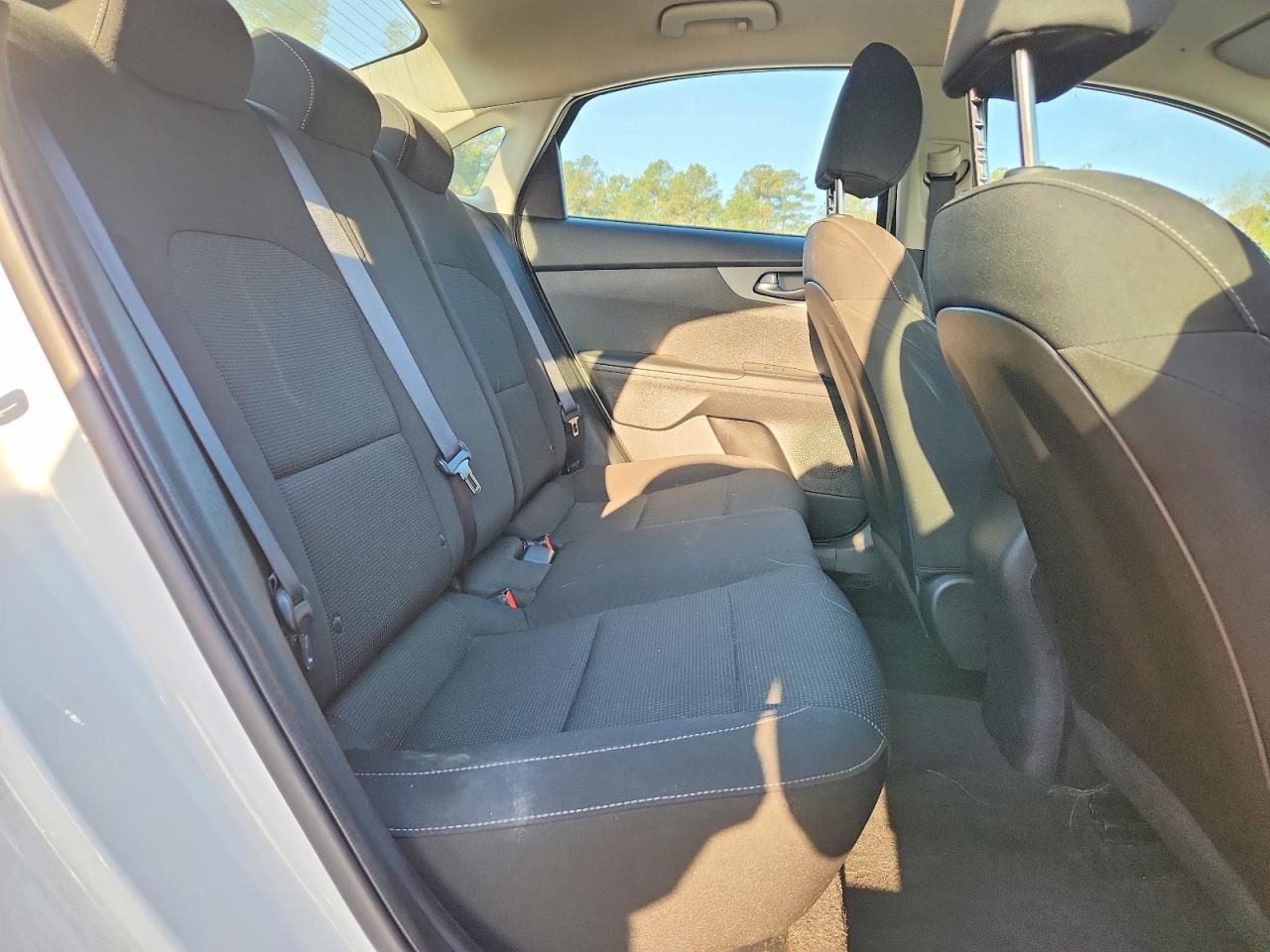 2020 Kia Forte Lxs - zdjęcie 10