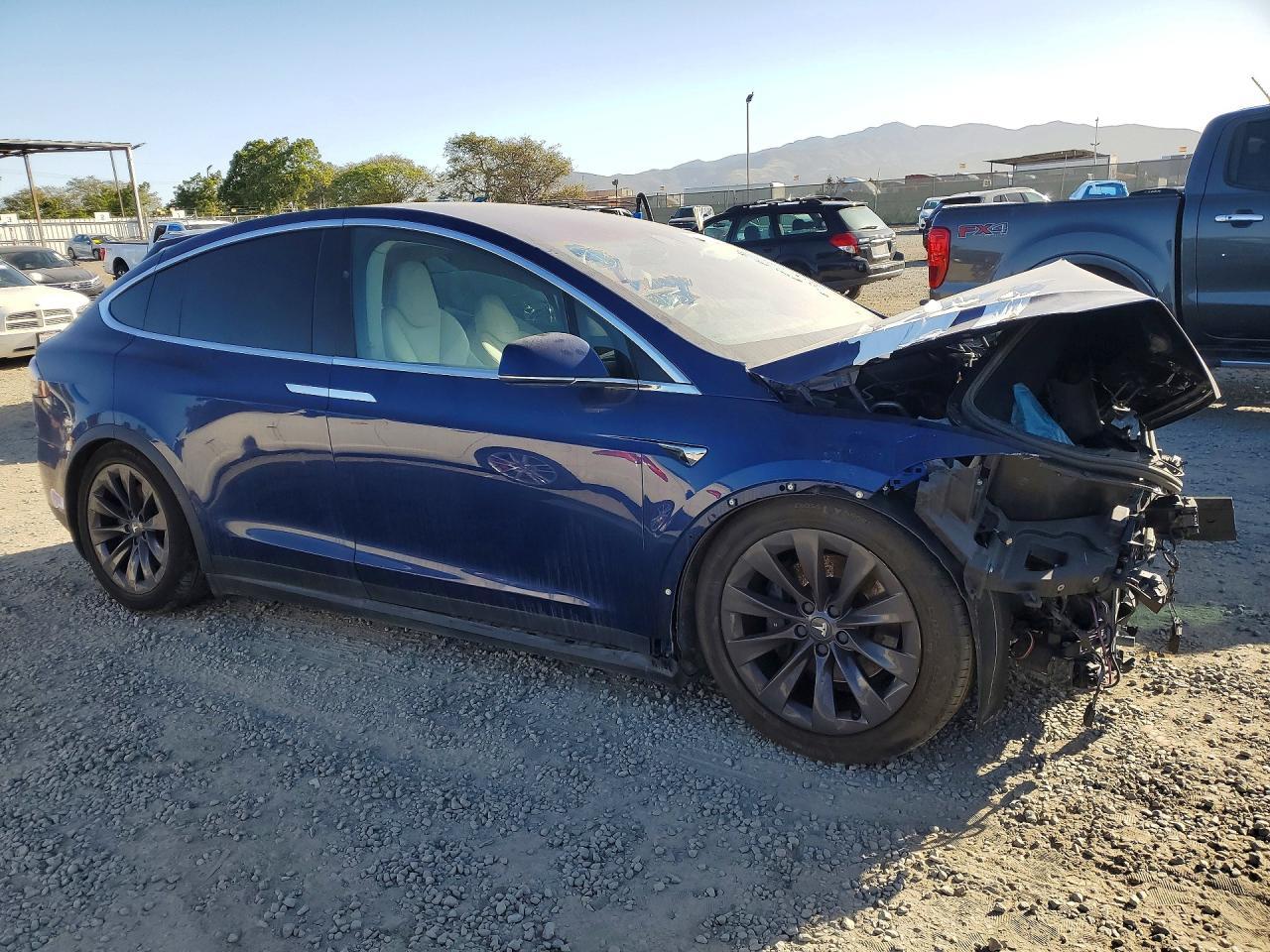 2018 Tesla Model X - zdjęcie 4