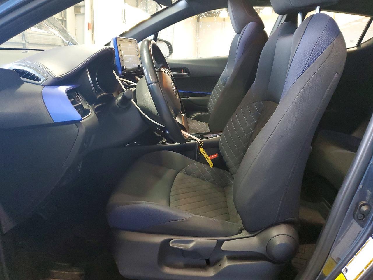 2021 Toyota C-Hr Xle - zdjęcie 7