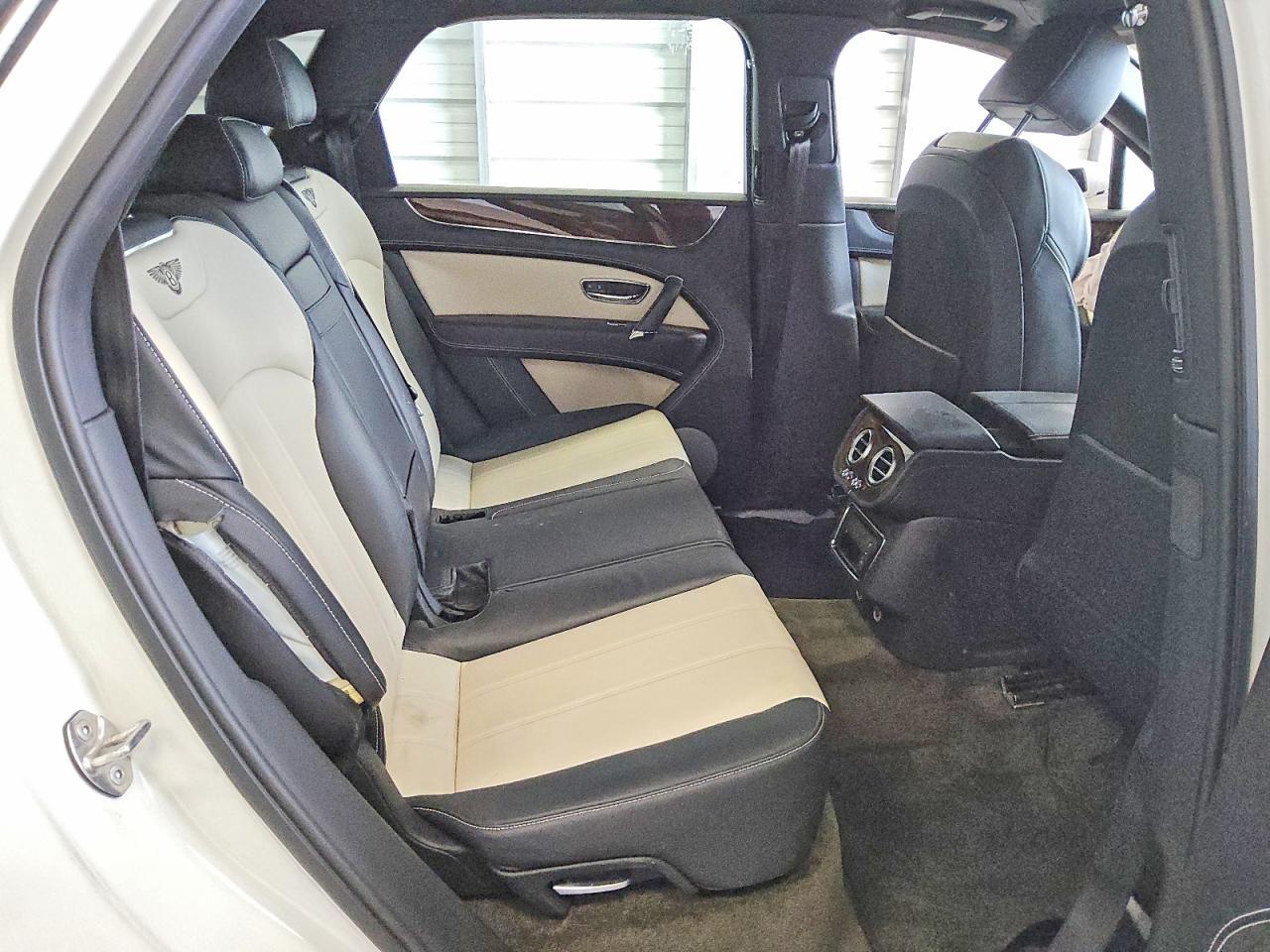 2017 Bentley Bentayga - zdjęcie 10