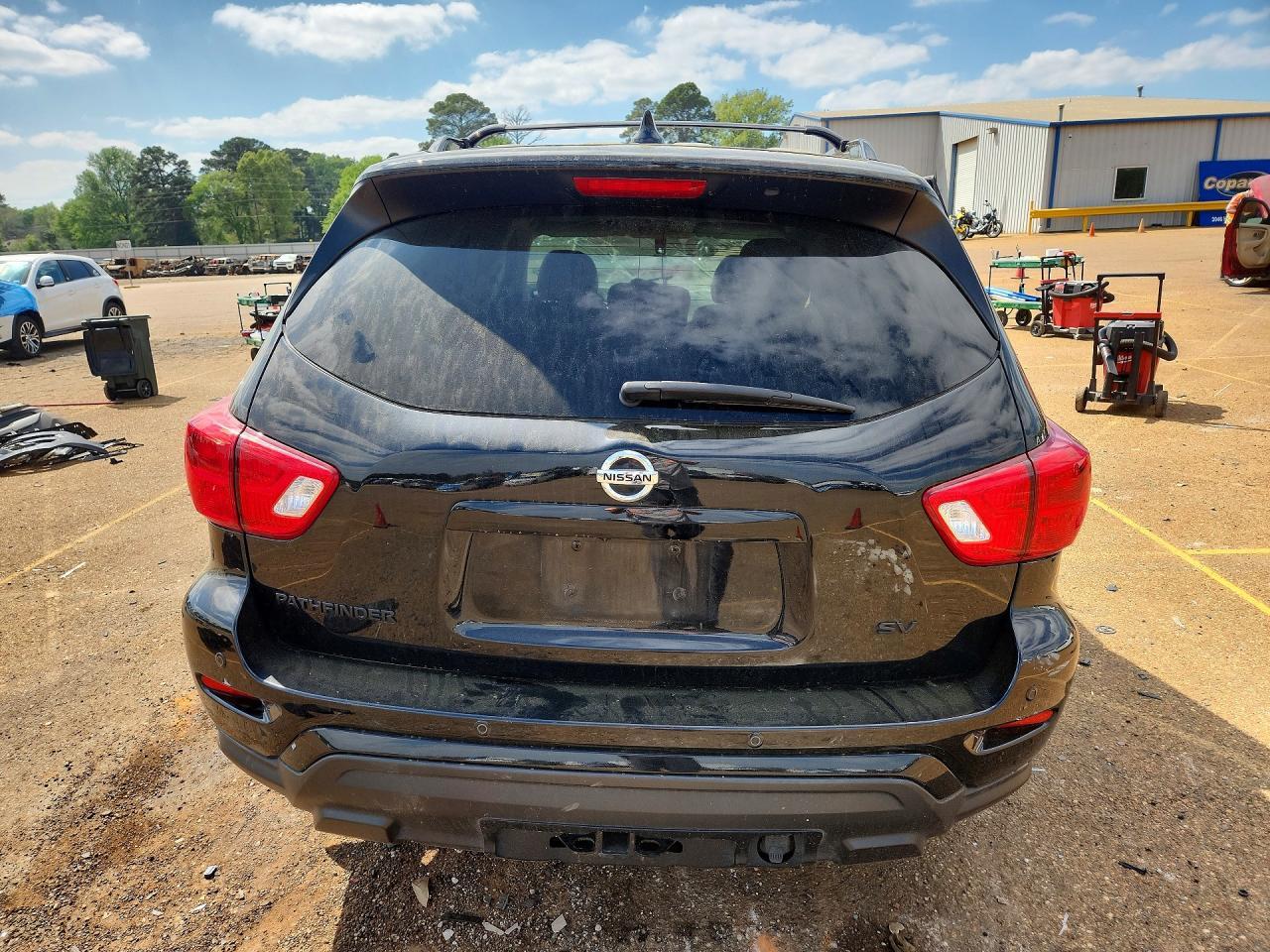 2020 Nissan Pathfinder Sv - zdjęcie 6