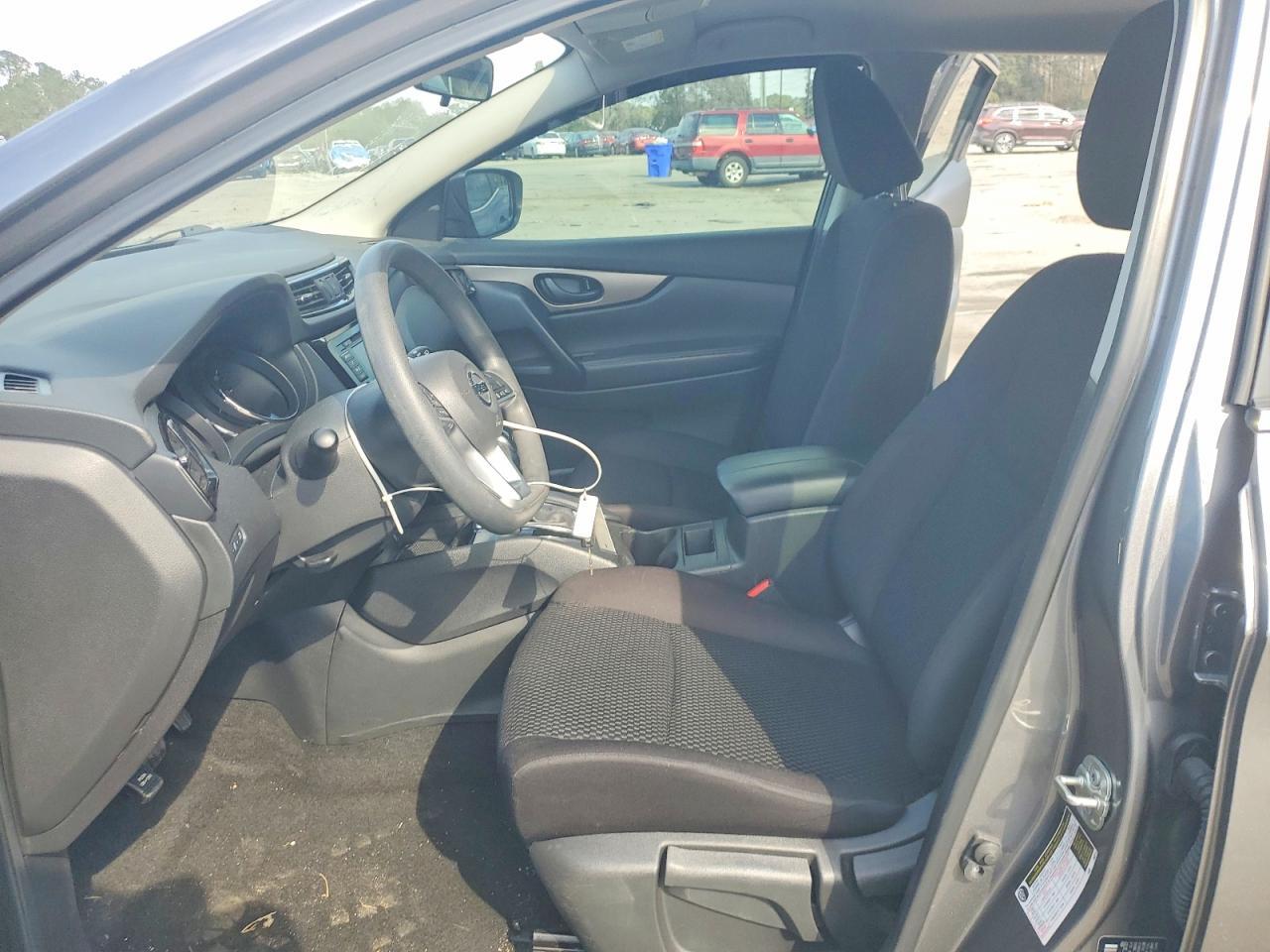 2020 Nissan Rogue Sport S - zdjęcie 7