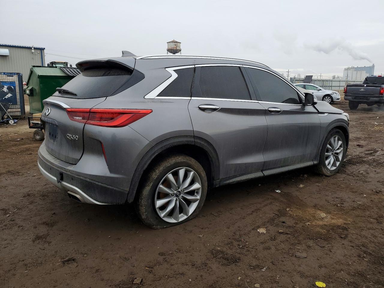 2021 Infiniti Qx50 Luxe - zdjęcie 3