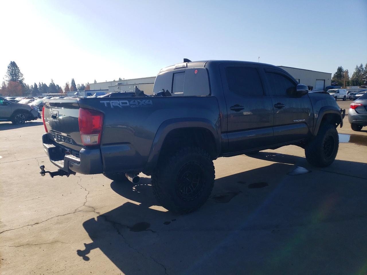 2017 Toyota Tacoma Trd Off-Road - zdjęcie 3