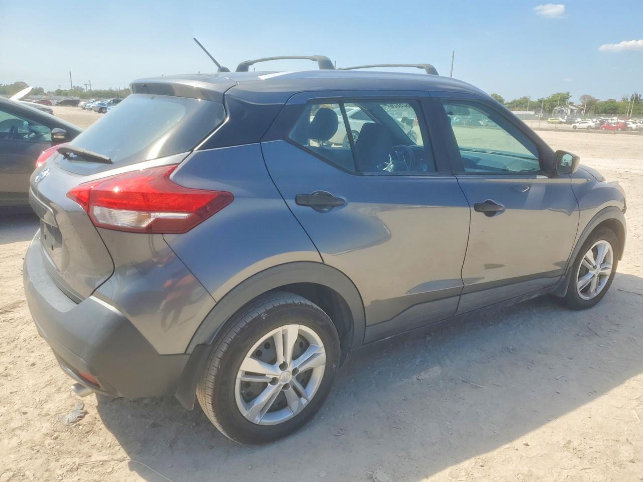 2019 Nissan Kicks S - zdjęcie 3