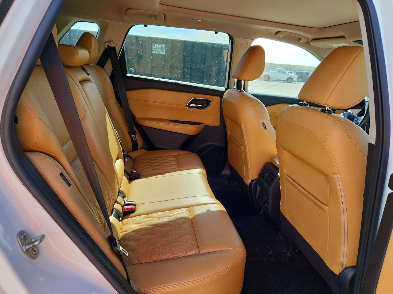 2022 Nissan Rogue Platinum - zdjęcie 10