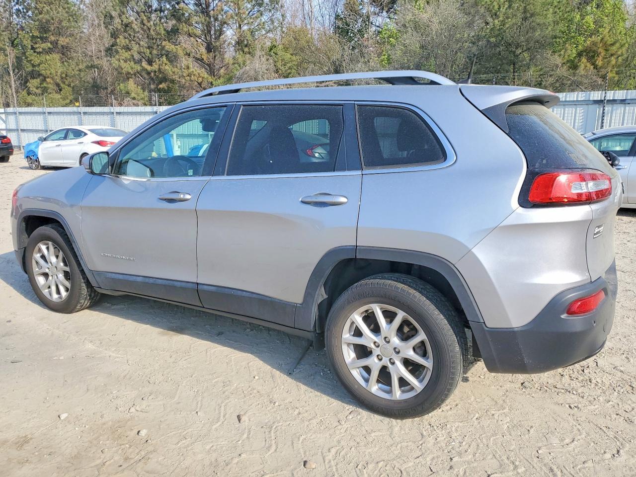 2017 Jeep Cherokee Latitude - zdjęcie 2
