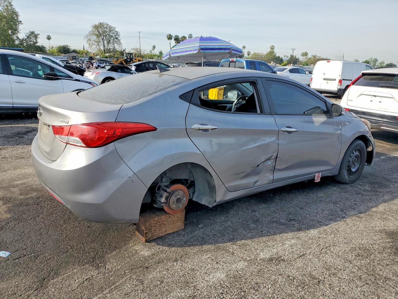 2013 Hyundai Elantra Gls - zdjęcie 3