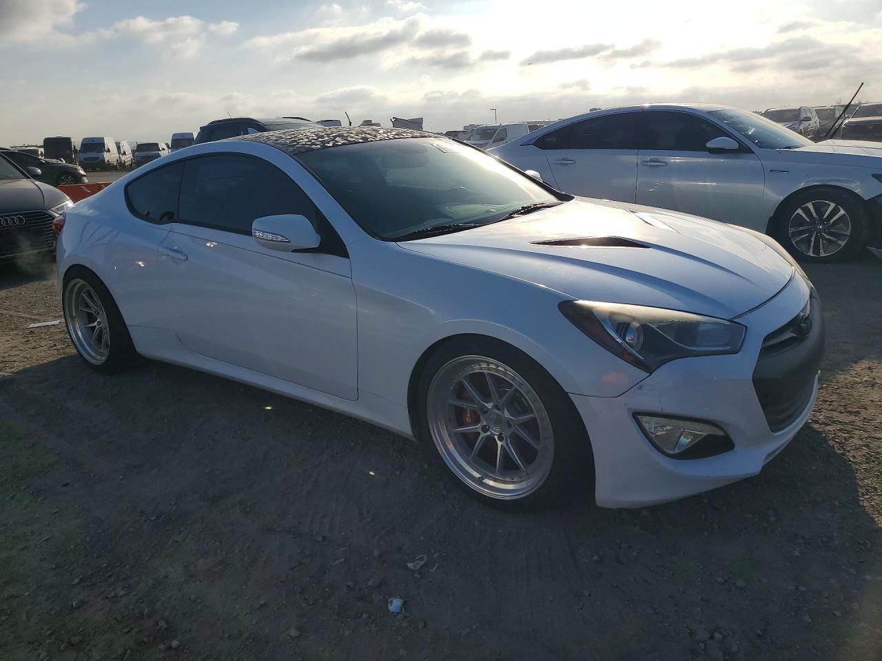 2014 Hyundai Genesis Coupe 3.8 R-Spec - zdjęcie 4