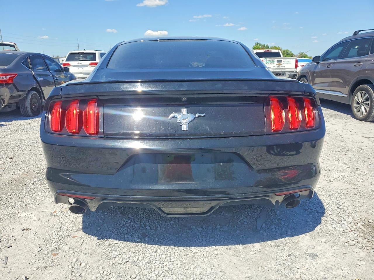 2016 Ford Mustang - zdjęcie 6