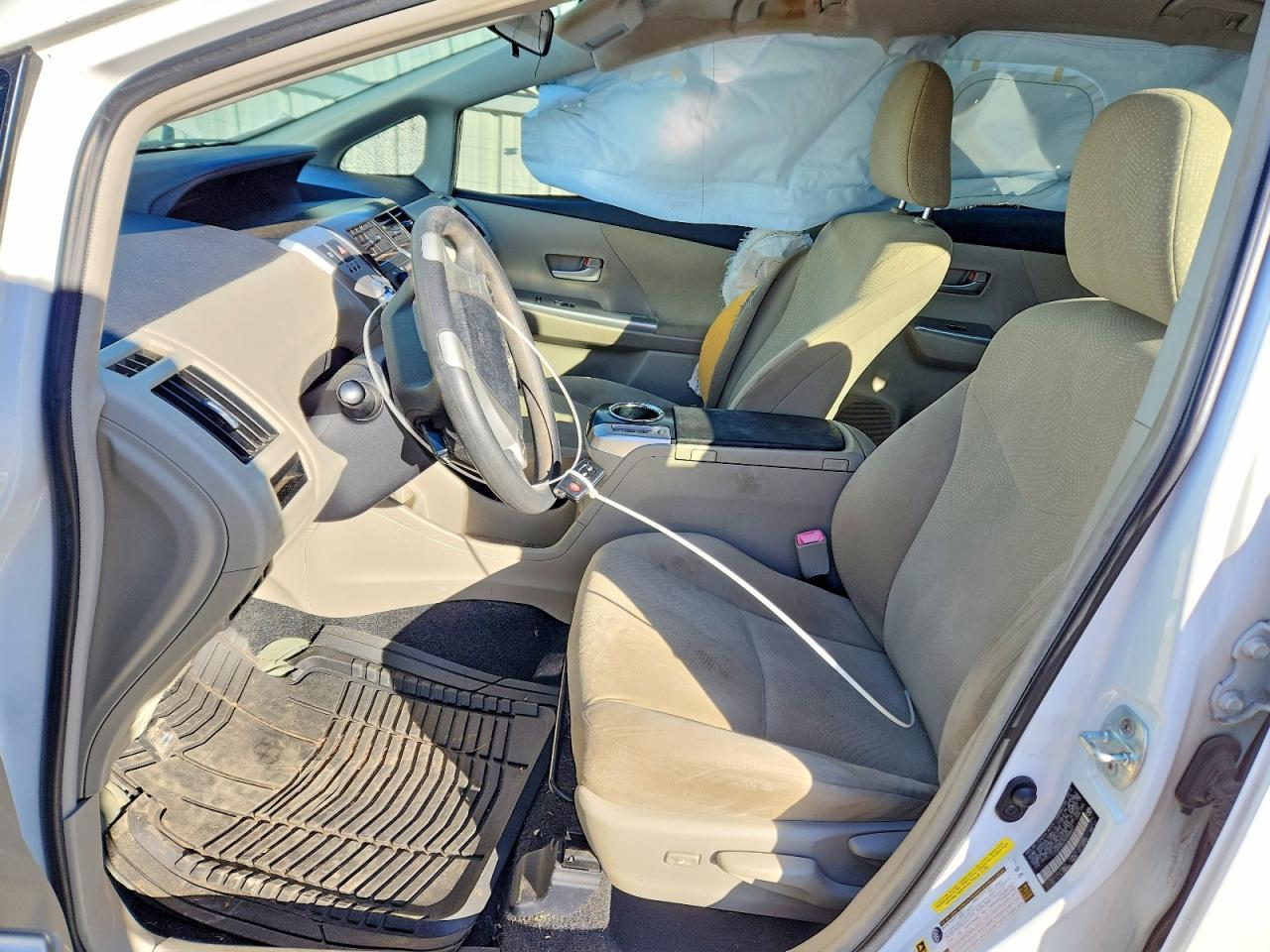 2013 Toyota Prius V Two - zdjęcie 7