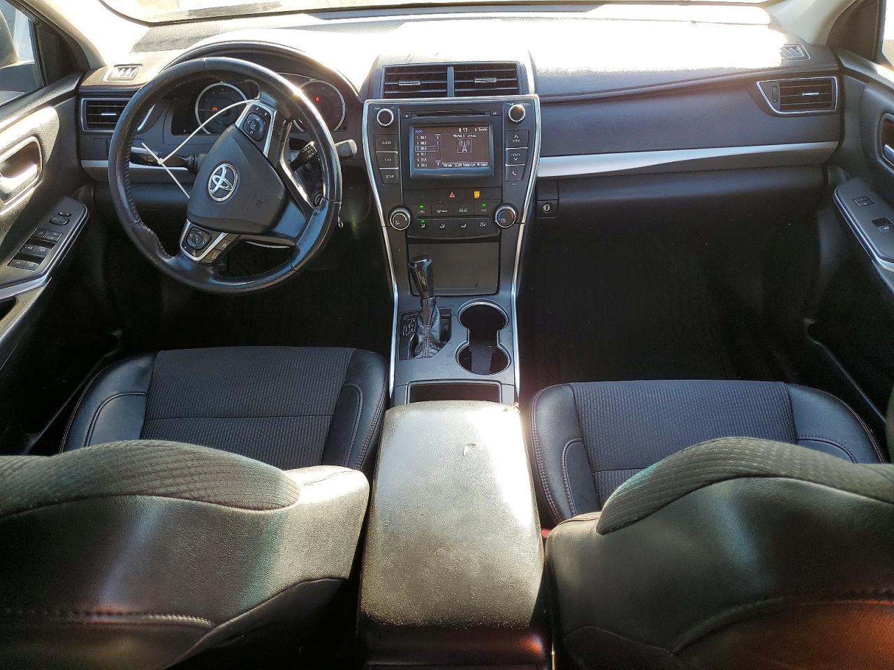 2016 Toyota Camry Se - zdjęcie 8