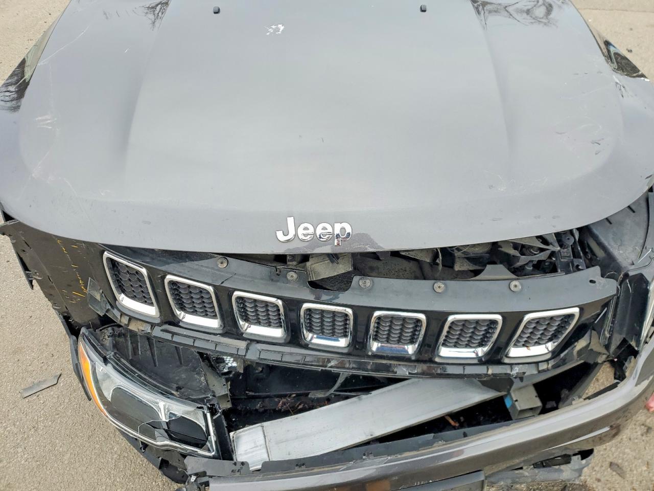 2019 Jeep Compass Latitude - zdjęcie 12