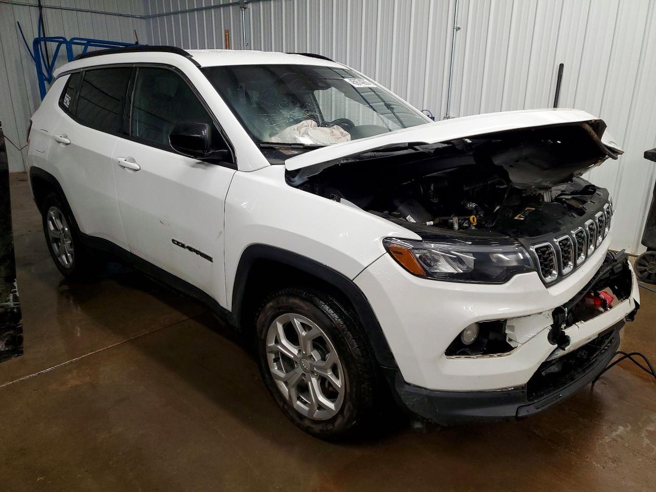 2024 Jeep Compass Latitude - zdjęcie 4