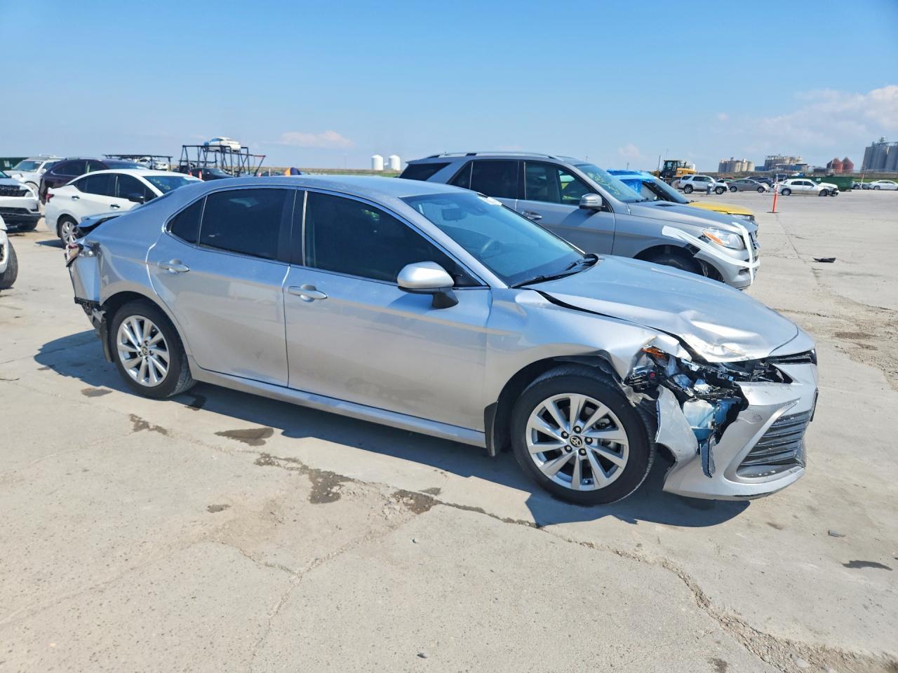 2024 Toyota Camry Le - zdjęcie 4