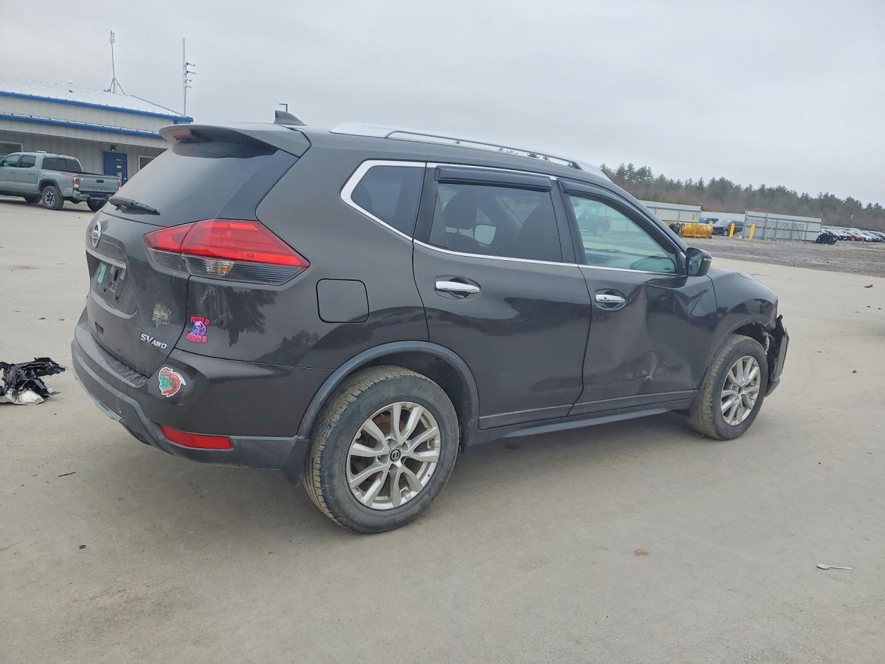 2017 Nissan Rogue Sv - zdjęcie 3