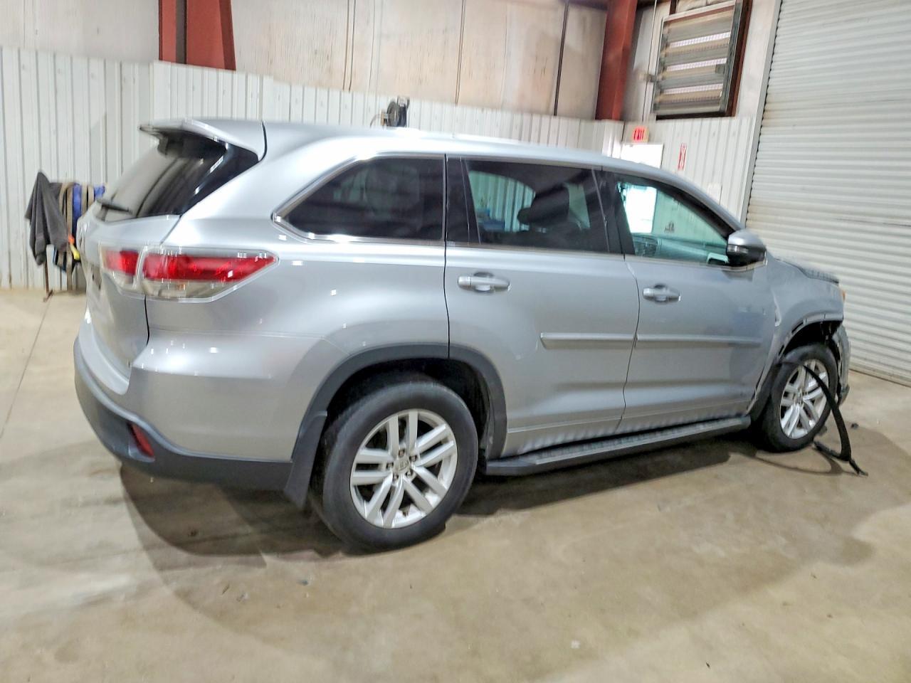 2014 Toyota Highlander Le - zdjęcie 3