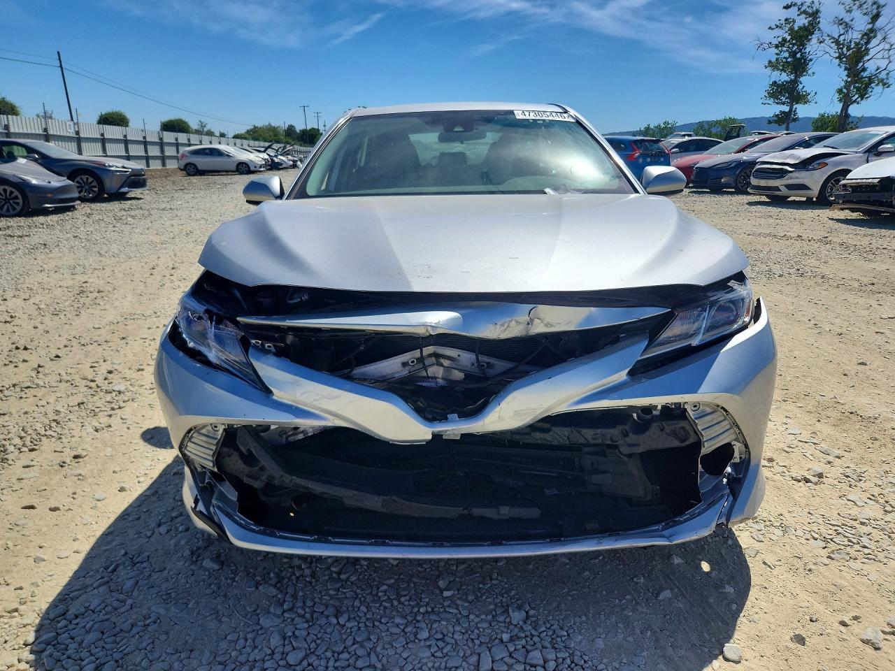 2020 Toyota Camry Hybrid Le - zdjęcie 5