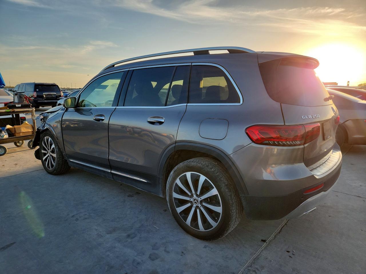 2023 Mercedes-Benz Glb 250 - zdjęcie 2