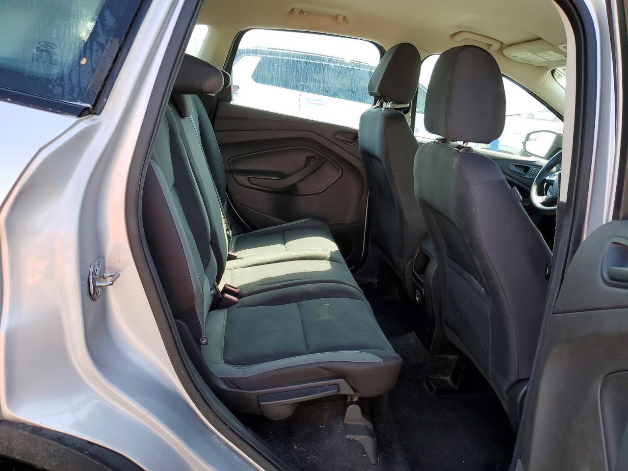 2015 Ford Escape S - zdjęcie 10