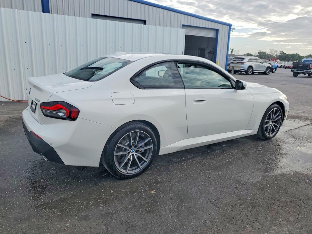 2026 BMW 230Xi - zdjęcie 3