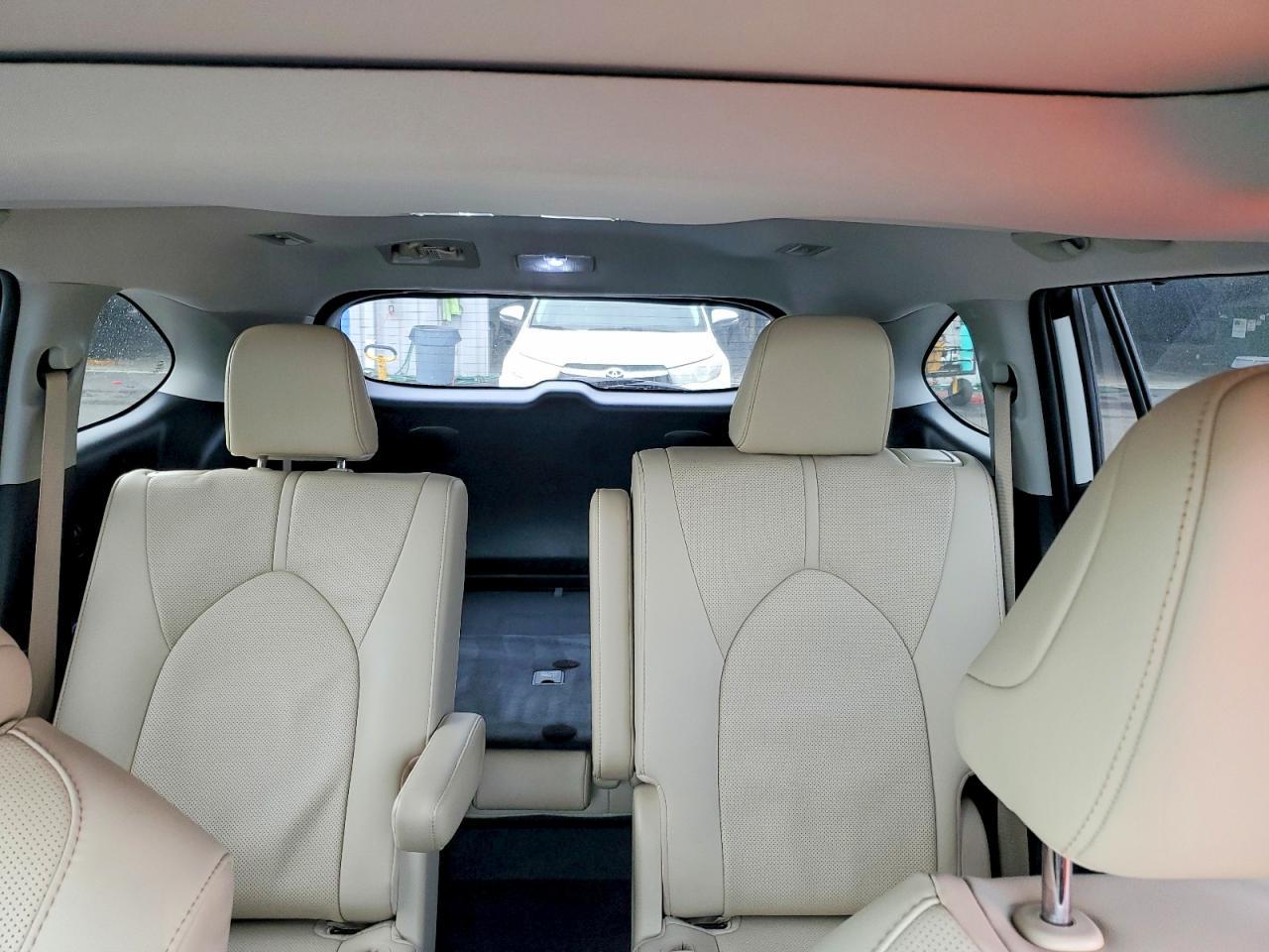 2021 Toyota Highlander Limited - zdjęcie 10