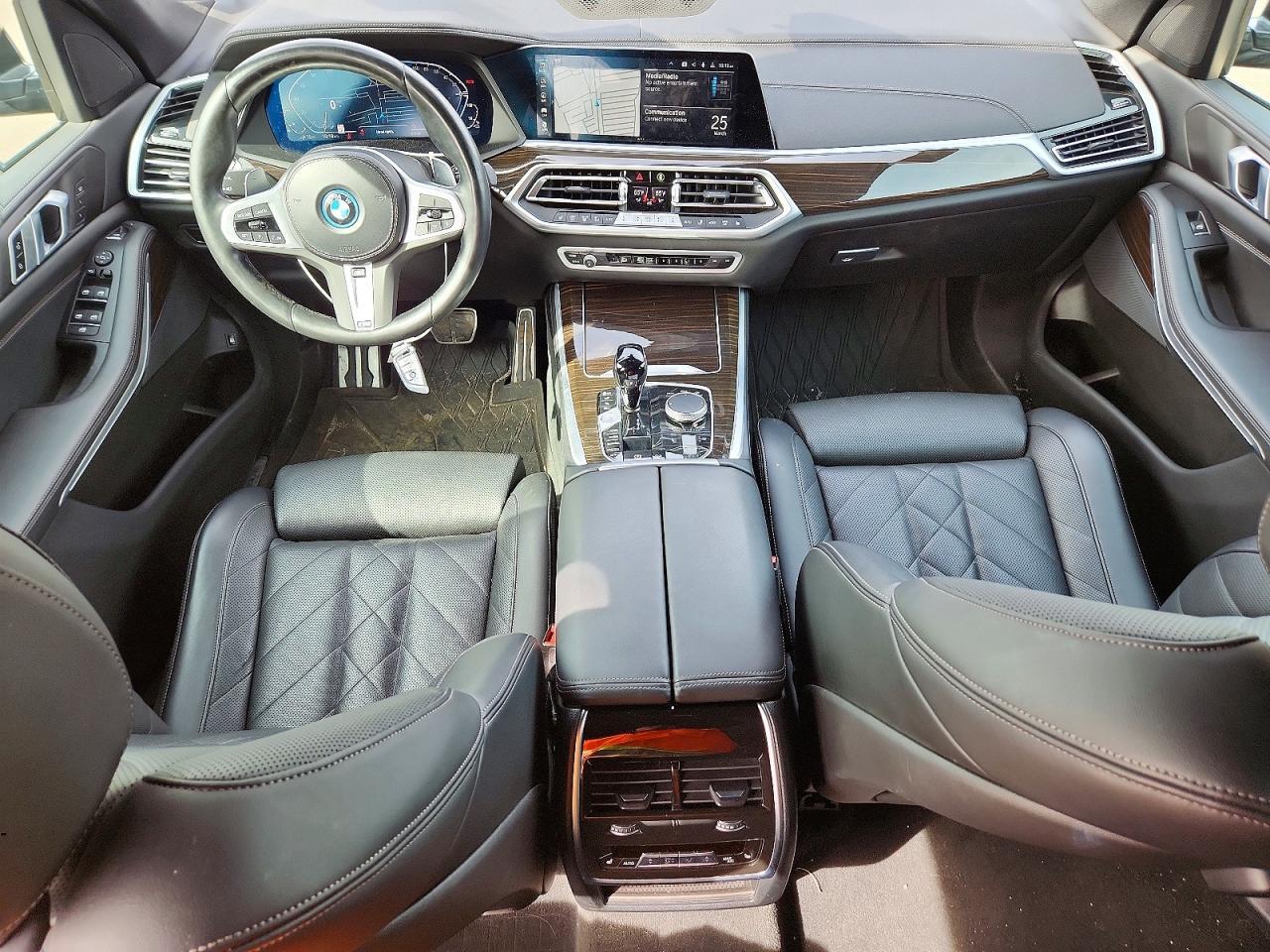 2023 BMW X5 xDrive45E - zdjęcie 8
