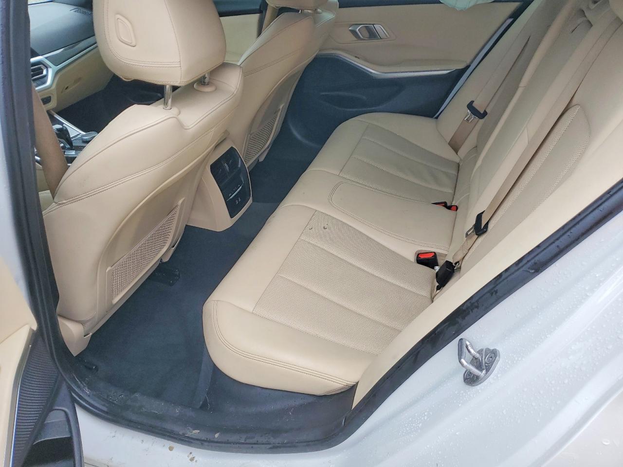 2022 BMW 330I - zdjęcie 10