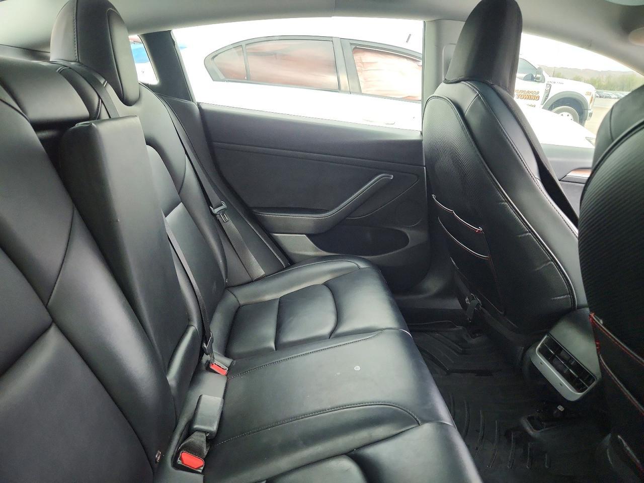 2022 Tesla Model 3 - zdjęcie 10