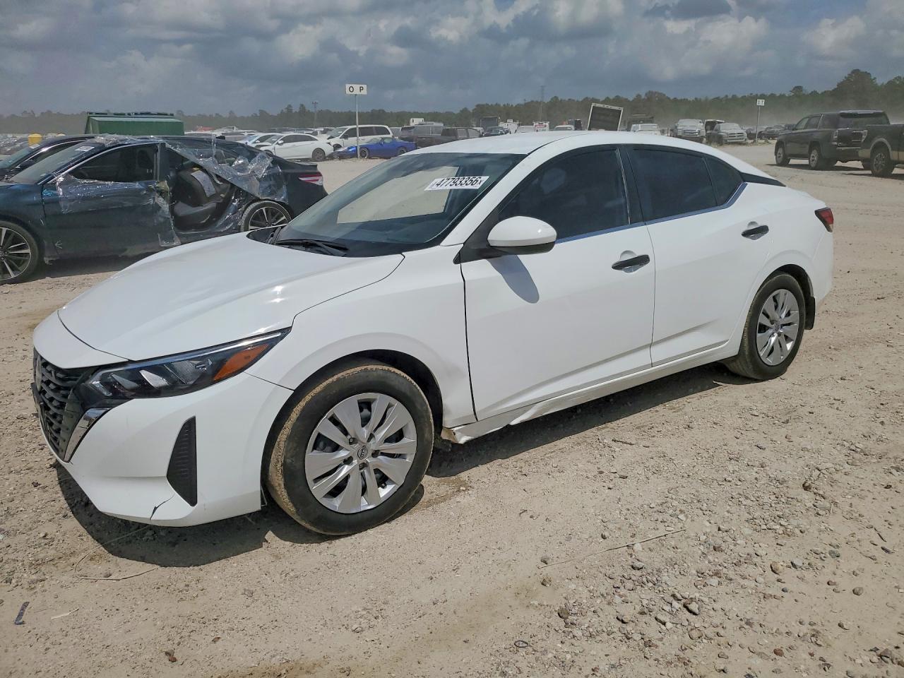 2025 Nissan Sentra - zdjęcie główne