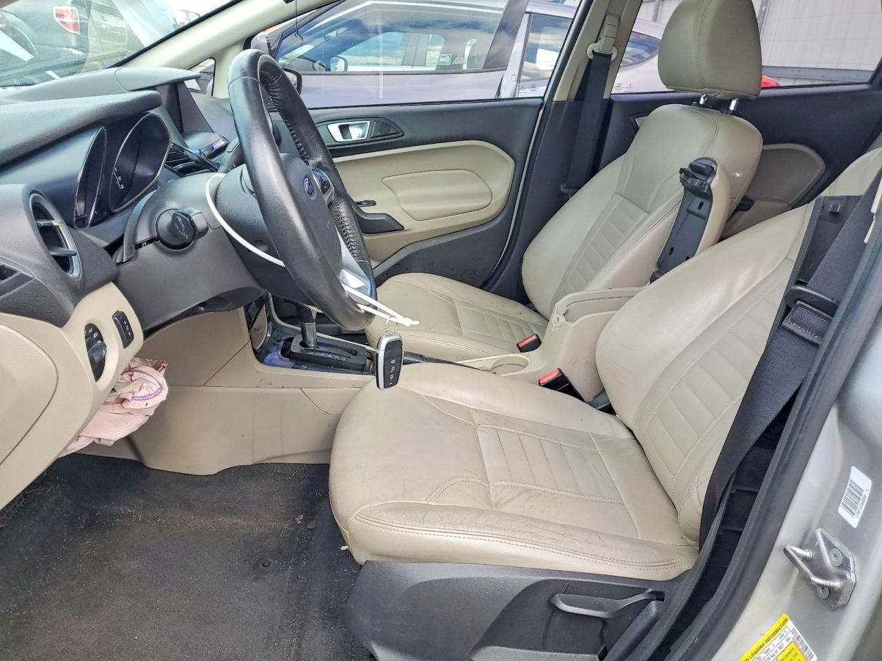 2014 Ford Fiesta Titanium - zdjęcie 7