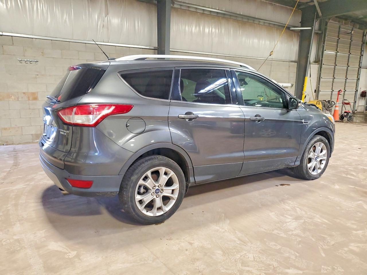 2016 Ford Escape Titanium - zdjęcie 3